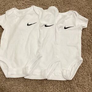 3mo Nike White Infant Bodysuit Trio